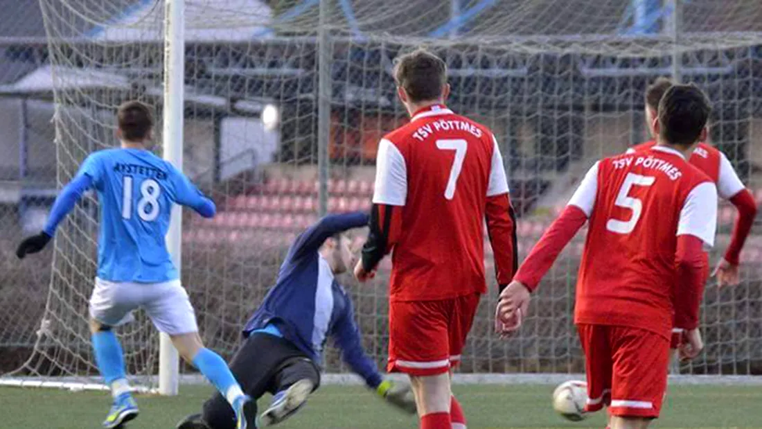 Bogdan Geantă, șase goluri în primele două amicale pentru Cosmos Aystetten.** 