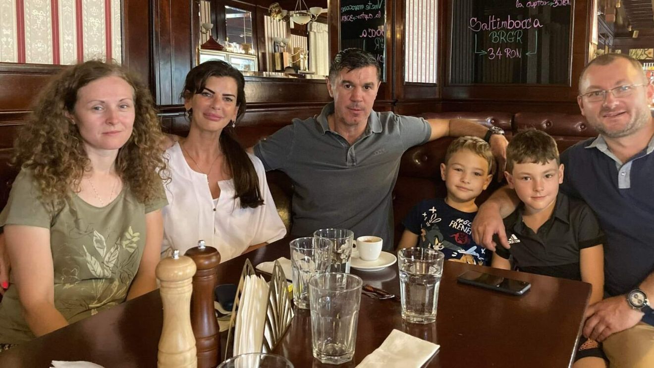 Ce surpriză le-a făcut Mihai Leu celor doi copii care au avut de suferit după accidentul din super rally: „Le plac foarte mult mașinile!” | FOTO