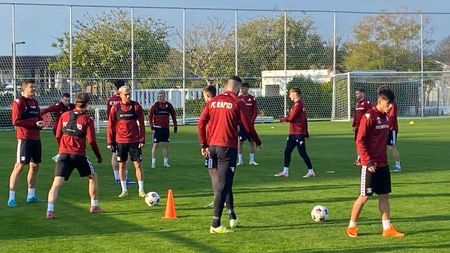 Imaginile momentului din cantonamentul Rapidului! Cum se pregătesc giuleștenii pentru lupta la titlu