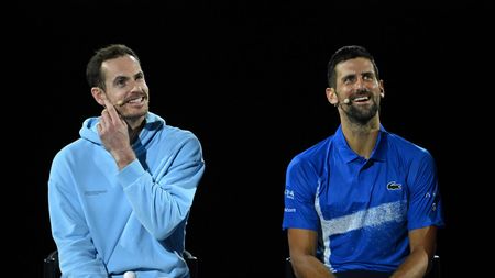 N-a rămas şomer mult timp. Deşi are o avere de peste 100.000.000 de euro, Andy Murray s-a angajat imediat după ce a fost concediat de Novak Djokovic, dar într-un job de antreprenoriat