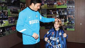 Incredibil! Un fan de 9 ani nu a mai suportat umilința! Chivu a rămas mască:** "Vă rog să câștigați! Voi fi de râsul colegilor" Jucătorii, impresionați după ce puștiul a fost trădat