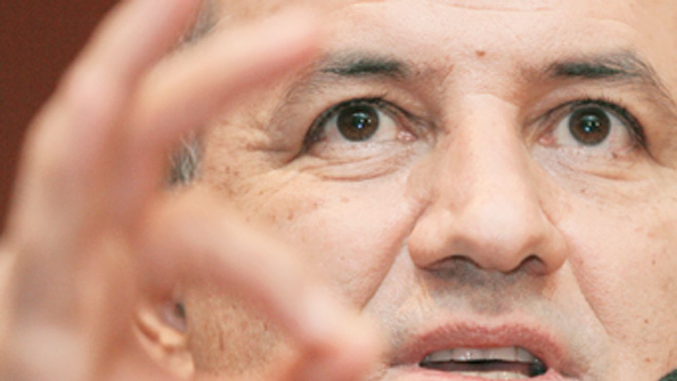 "Vine taifunul peste fotbal, George Copos s-a retras anticipând bine" TU CE CREZI?