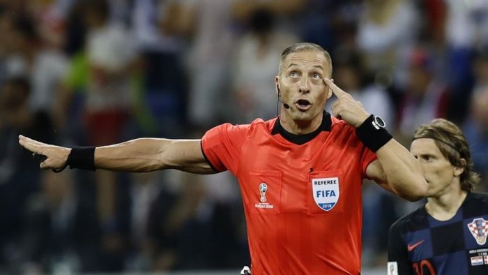 Centralul de la finala Mondialului, ținta criticilor: "Acel penalty m-a dezgustat. E o decizie rușinoasă! Dacă voi credeți că acela a fost penalty..." 