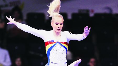 ȘOC în gimnastică!** Sandra Izbașa a suferit o accidentare și poate rata JO 2012! Vezi declarația medicului Filipescu