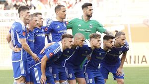 Ironii dure ale fanilor Universității Craiova pentru rivala din oraș, după ce echipa lui Adrian Mititelu a terminat pe ultimul loc și a retrogradat în Liga 2: „S-au întor2!”