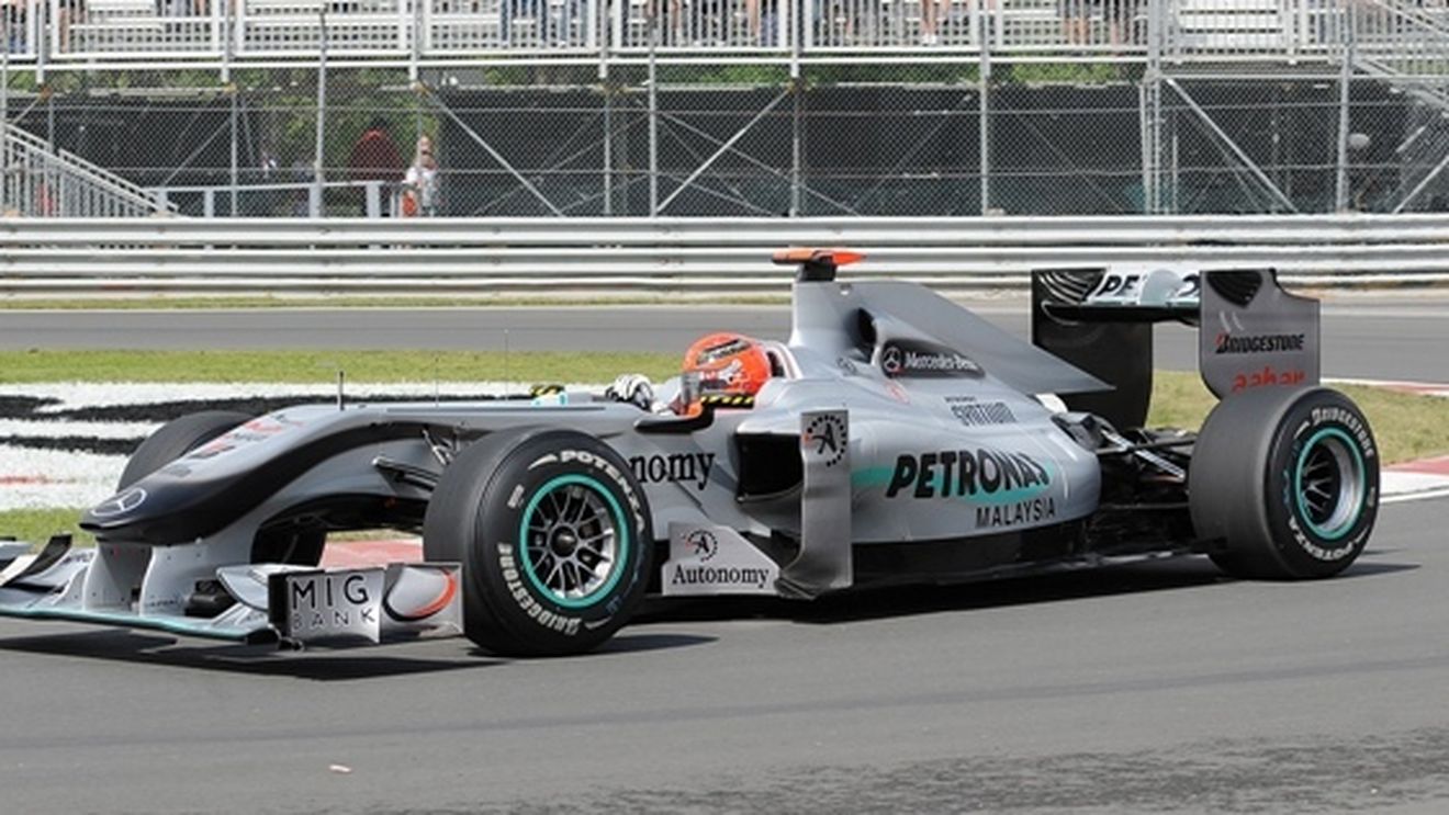 "Pentru Schumacher revenirea în F1 a fost o uriașă greșeală! Credeți că îi place să fie bătut de Rosberg?"