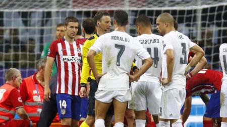 Arbitrul nu mai vorbește cu oricine, nu mai bagă în seamă pe oricine :). Ultima regulă prin care FIFA schimbă fotbalul