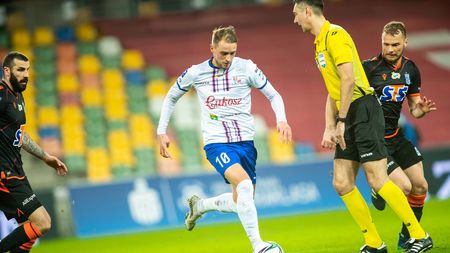 UTA a transferat un fotbalist implicat într-un scandal uriaș. Condamnat după ce a întreținut relații sexuale cu o minoră