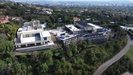 Imperiul lui LeBron James de 37.000.000 de dolari din Beverly Hills arată fabulos
