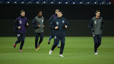 "Trebuie să fiu ABIL când aleg primul 11"** Ce-i dă curaj lui Ilie Stan înainte de Twente