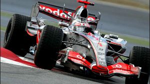 Daimler a achiziționat în totalitate echipa de Formula 1 Mercedes