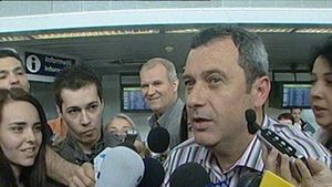 Dinamoviștii îi pun condiții lui Rednic: Jură că n-ai luat bani de la Steaua!