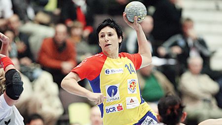 Steluța Luca acuză dureri groaznice la spate