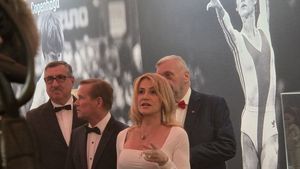 Nadia Comăneci, apariție sclipitoare la Gala organizată pentru 50 de ani de la prima notă de 10 din istoria gimnasticii!