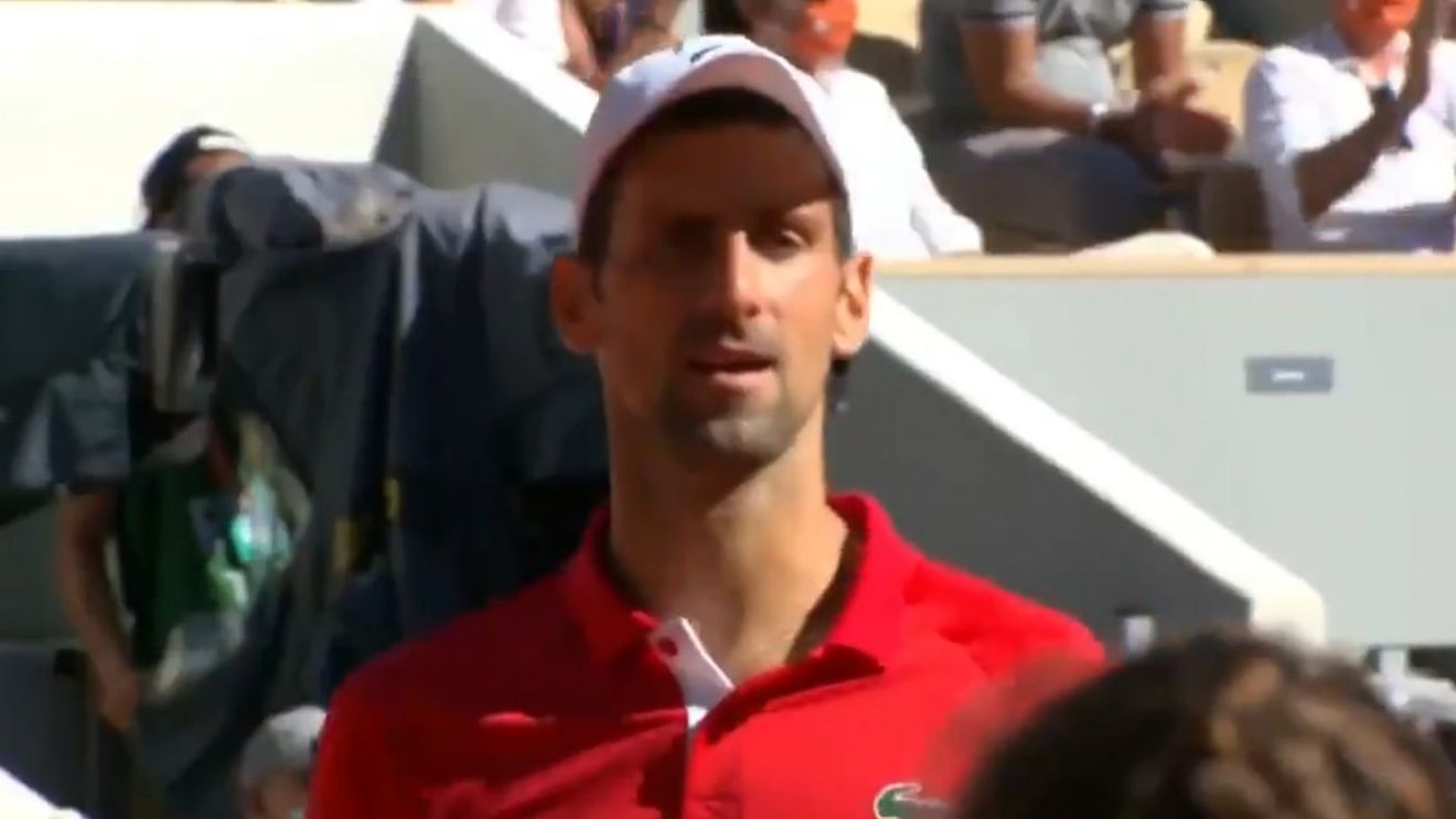 Novak Djokovic trăiește un coșmar! E păzit de poliție, a rămas fără telefon și este blocat de patru ore pe aeroportul din Melbourne