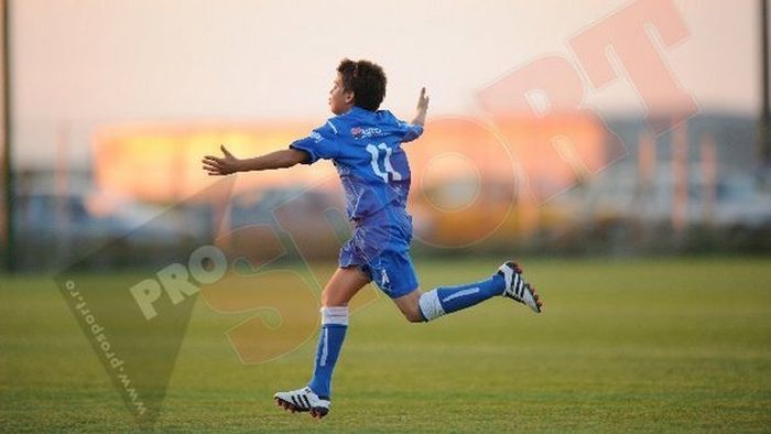Speranțe pentru fotbalul românesc!** "La vârsta lui eram 'lemn' cu dreptul" Ce calități are urmașul lui Gheorghe Hagi