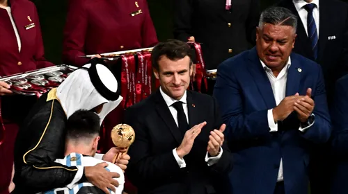 Cum a reacționat <i class='ep-highlight'>Leo</i> <i class='ep-highlight'>Messi</i> la festivitatea de premiere când președintele Franței, Emmanuel Macron, i-a întins mâna să îl felicite pentru titlul mondial!