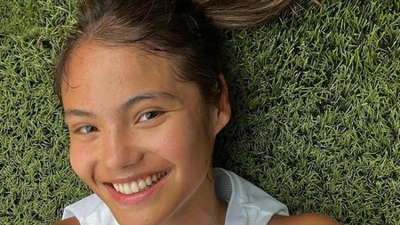 Cât te costă să înveți tenis de la Emma Răducanu, campioana de la US Open 2021, care n-a mai câștigat niciun turneu de atunci. Britanica e milionară fără să mai joace la nivel înalt