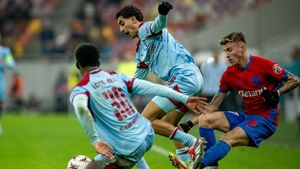 Gigi Becali n-a mai suportat și la pauză i-a dat afară din echipă pe cei 3 fotbaliști care l-au supărat în FCSB - Feyenoord