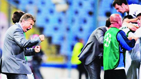 Petrescu, lăudat de fostul adversar din finala Ligii! "Nu mă miră că e un antrenor mare"