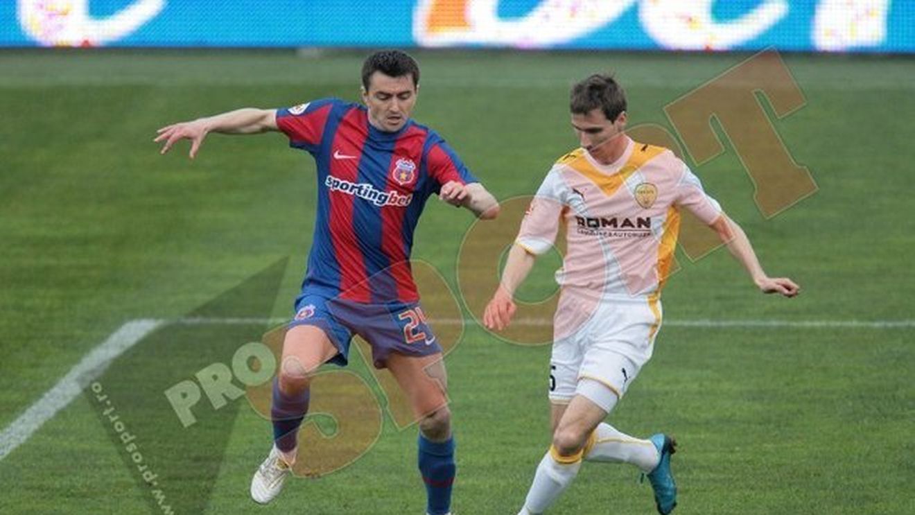 V.Becali: "Steaua joacă slab!"** I.Năstase: "Steaua e de locul 10, Dinamo de Ligă!"