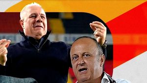 Dan Șucu, prima reacție despre întâlnirea de 90 de minute pe care a avut-o cu Marius Șumudică, în mare secret! Anunț despre numirea oficială ca antrenor la Rapid