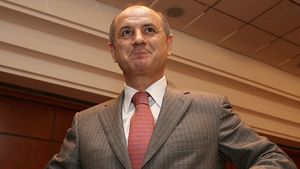 Rapid tratează cu BÃ¶lÃ¶ni, cu Lucescu jr și cu un manager iberic