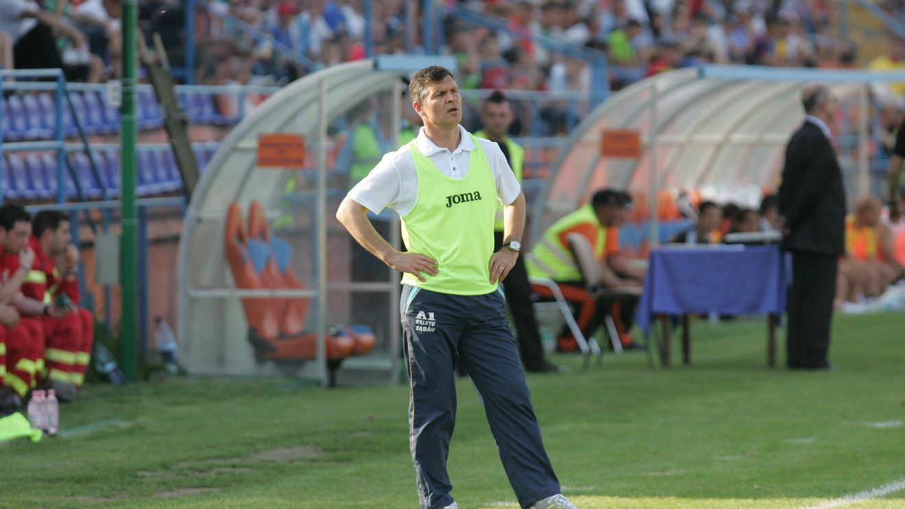 Sabău: "Mi-a plăcut cum a jucat CFR Cluj, putea scoate un egal cu Manchester United"