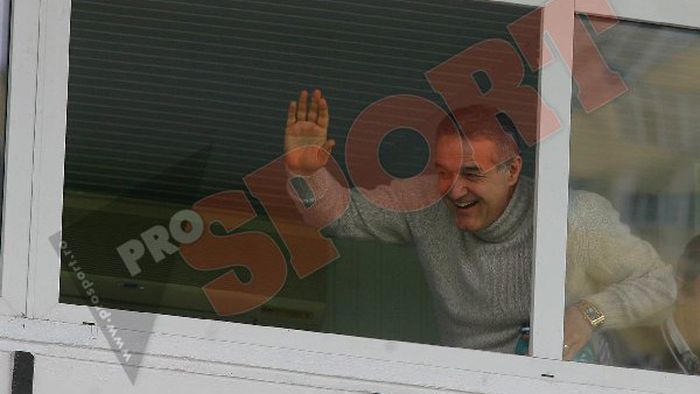 "Îl țin pe Maicon la Steaua toată viața, chiar dacă nu joacă! Îl țin la lojă!** Dacă Oțelul bate la Bistrița, îmi tai capul!"