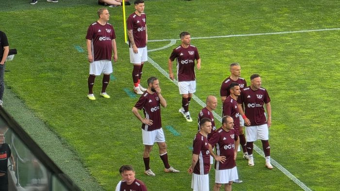 Prima apariție publică a lui Lucian Burdujan după ce s-a spus că a pierdut averea la jocuri de noroc și a ajuns pe străzi! Cum arată fostul jucător de la Rapid și FCSB