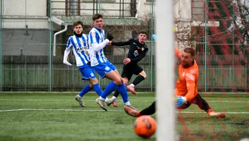 FC Bacău i-a produs primul eșec în amicale Politehnicii Iași, chiar în Copou. Trupa lui Costel Enache continuă cu victorii pe linie