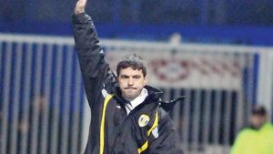 Contra a prefațat meciul cu CFR: "Nu va fi ușor! Dacă ne luăm după poziția din clasament, putem fi considerați favoriți!"