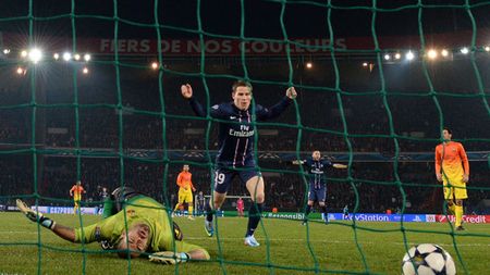 Barcelona s-a plâns la UEFA după meciul cu PSG: "Nu se poate ca un arbitru să nu știe regulile!"