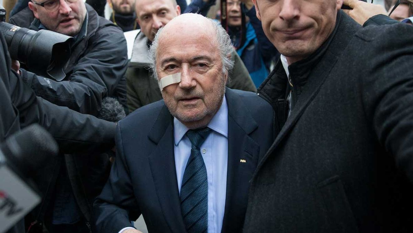 Un fost vicepreședinte al FIFA a recunoscut că a luat mită de la două companii de marketing sportiv