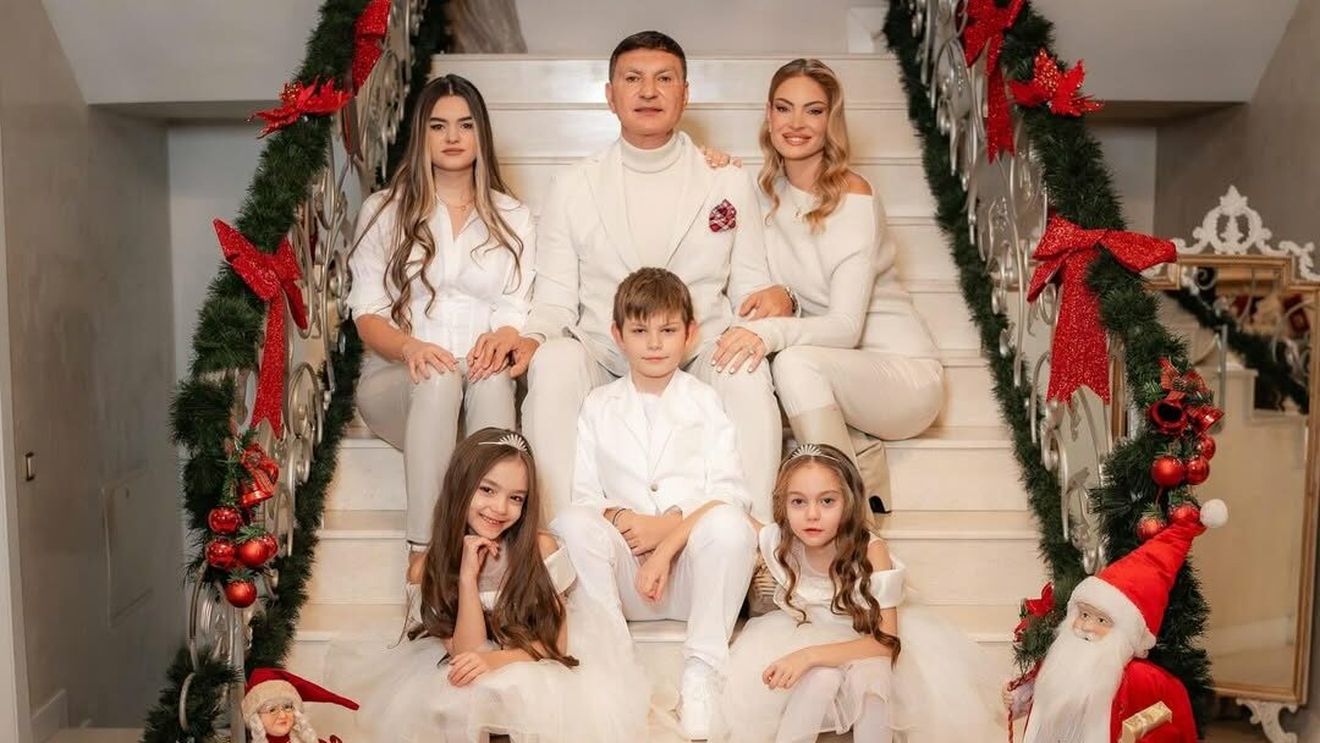 Cristi Borcea, ce apariție de Crăciun. Intervențiile estetice l-au transformat complet pe milionar, care caută mereu tinerețea fără bătrânețe