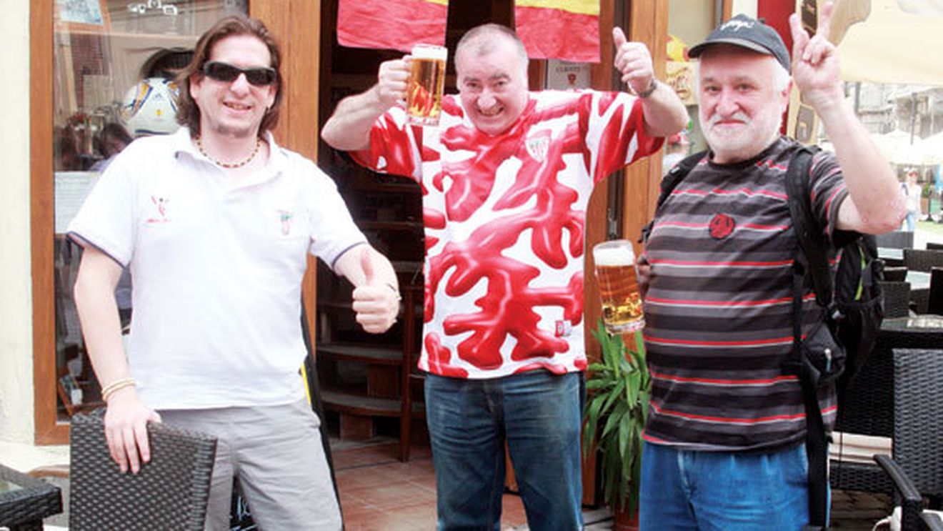 Bilbao, OlÃ©! Fanii lui Bilbao au luat cu asalt Bucureștiul:** "Românce frumoase, bere ieftină, totul e minunat! Aveți o Capitală foarte frumoasă"