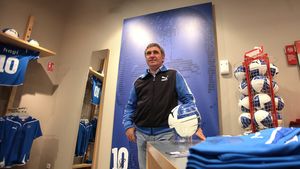 Hagi: "Trebuie să fim fericiți că putem vedea două echipe din țara cu cel mai frumos fotbal"