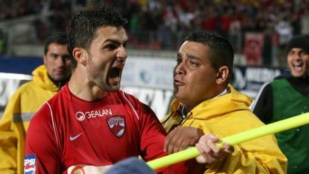 "Mitraliera" Bratu trage în "câini": "Nu au jucat, nu au arătat nimic"