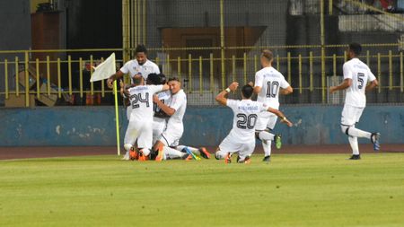 Gaz Metan - U Craiova 3-2. Meci nebun la Mediaș: 5 goluri, 4 penalty-uri și un cartonaș roșu. Cristea a dat lovitura pe final. Arbitrul Chivulete a scos din minți pe toată lumea