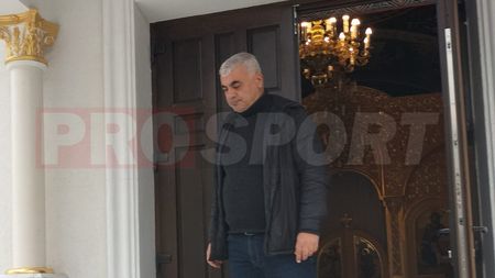 La o zi după ce Gigi Becali l-a avertizat public, noul antrenor de la FCSB a făcut un gest care îi va merge la suflet patronului! Leo Strizu, fotografiat de ProSport în biserica ridicată de miliardar, cu bani grei, la baza roș-albaștrilor | FOTO EXCLUSIV