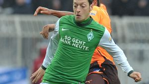 VIDEO** Arsenal, Manchester City și Chelsea, în cursă pentru Mesut Ozil!