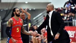 SPECIAL | Cătălin Burlacu, revoltat de situația sistemului sanitar: „Batem pasul pe loc”. Cum a decis să ajute un spital, cine a donat primii bani și mesajul transmis pentru ieșeni