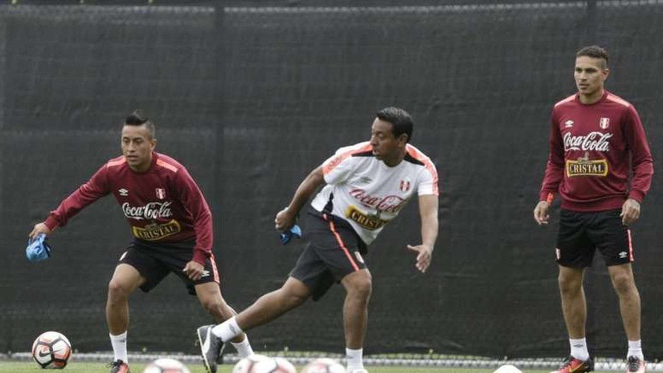 Un selecționer a fost reținut de poliție după ce n-a stat în carantină. A fost la o petrecere alături de un fotbalist