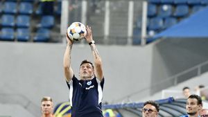 Mirel Rădoi, temător înaintea meciului cu Hermannstadt: „Sunt sigur că vom suferi". Ce probleme de lot are antrenorul Universităţii Craiova, echipă care ţinteşte al cincilea succes în 13 zile