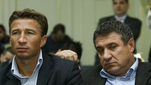 "Dan Petrescu e cel mai bun antrenor pentru Steaua"