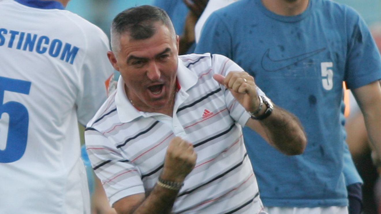 "Dintr-o sacoșă de bani ne plătește pe toți și ne mai rămân bani și pentru deplasări!"