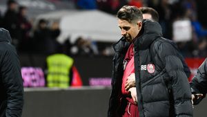 Alarmă la CFR Cluj! Ciprian Deac s-a accidentat în meciul cu Sepsi, iar Dan Petrescu e îngrijorat: „S-a dus la spital, se pare că e grav” | FOTO