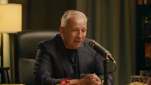Cum se comportă Dan Petrescu în ziua unui meci important? Are superstiții clare: „Dacă pierd cu o bluză o arunc” | VIDEO