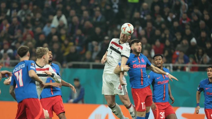 „Steaua trebuia să conducă!”. Presa britanică a dat verdictul despre ocazia rarisimă irosită de FCSB cu Manchester United