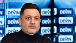 El e fotbalistul care a lăsat-o pe Universitatea Craiova și vrea să ajungă la EURO U21: „Nu știu dacă aș fi jucat cu domnul Rădoi”